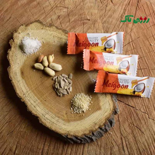 شکلات عسلی مغزدار